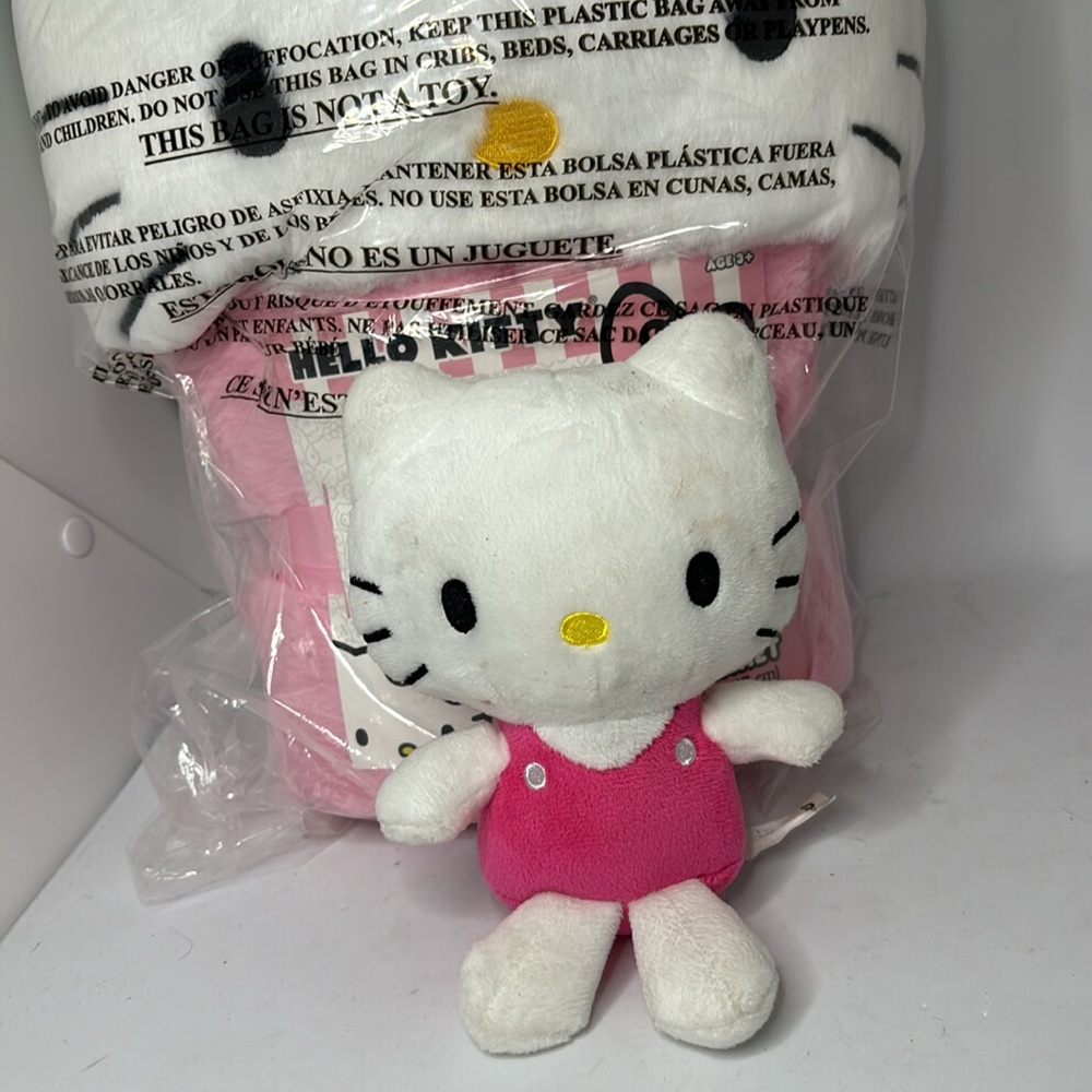Hello Kitty Kids' Hooded Blanket and Doll Set New - Picture 2 of 8